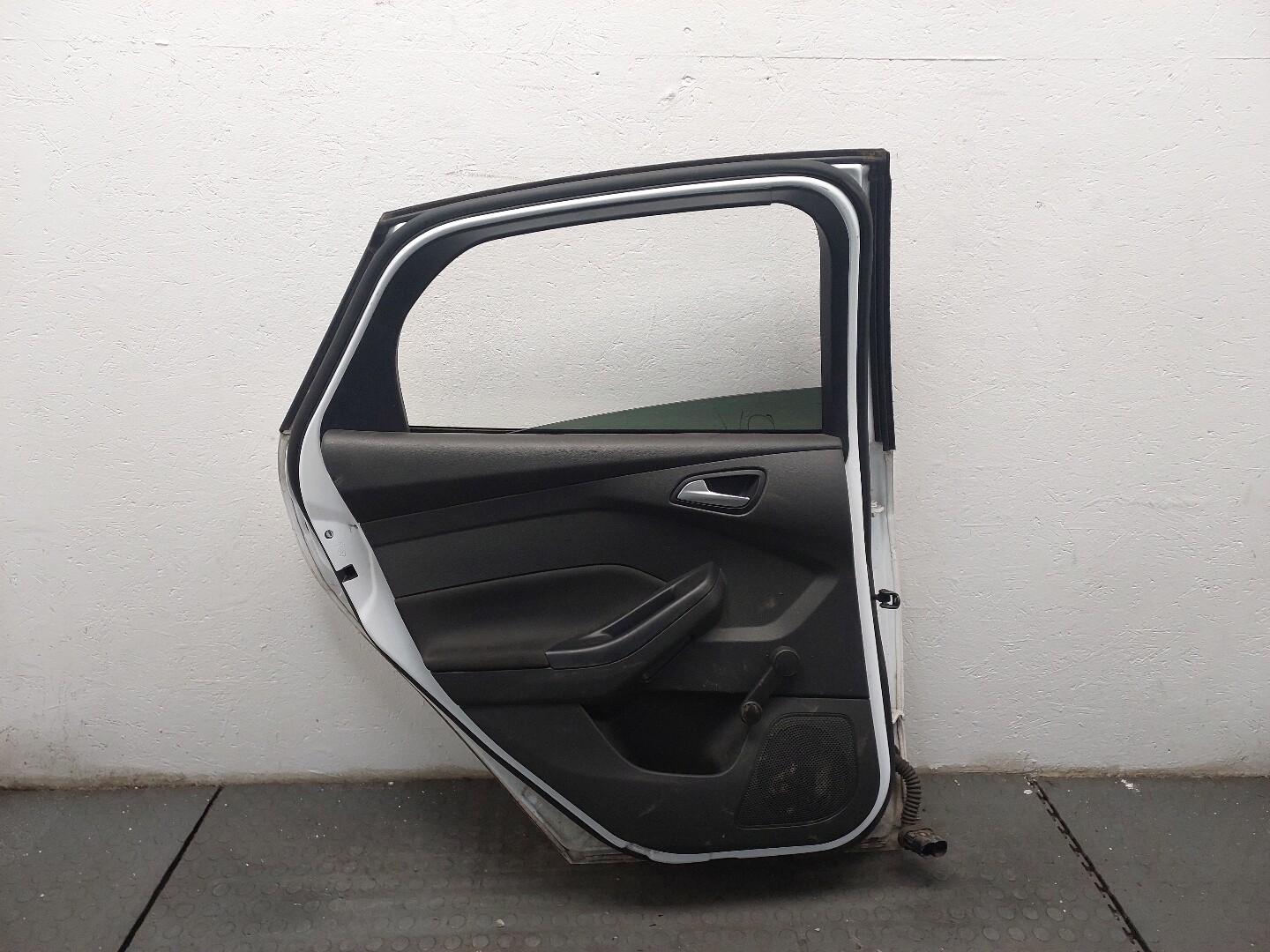 Дверь задняя левая