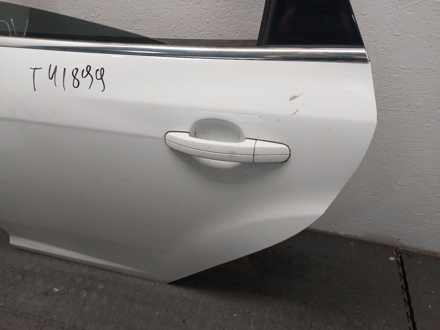 Дверь задняя левая