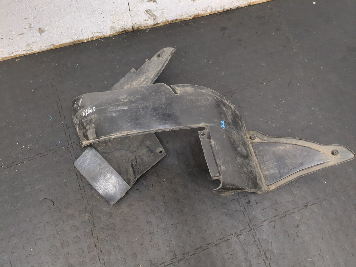 Локер передний левый