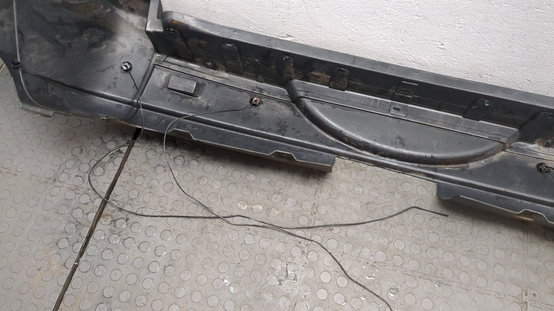 Бампер задний