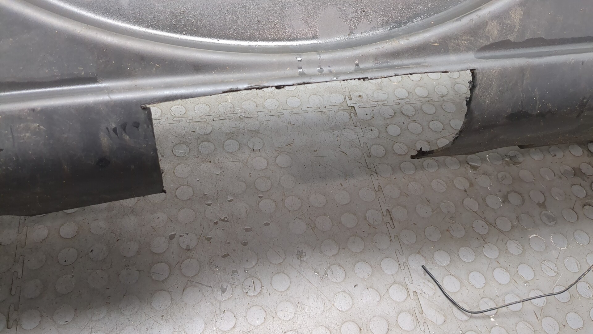 Бампер задний