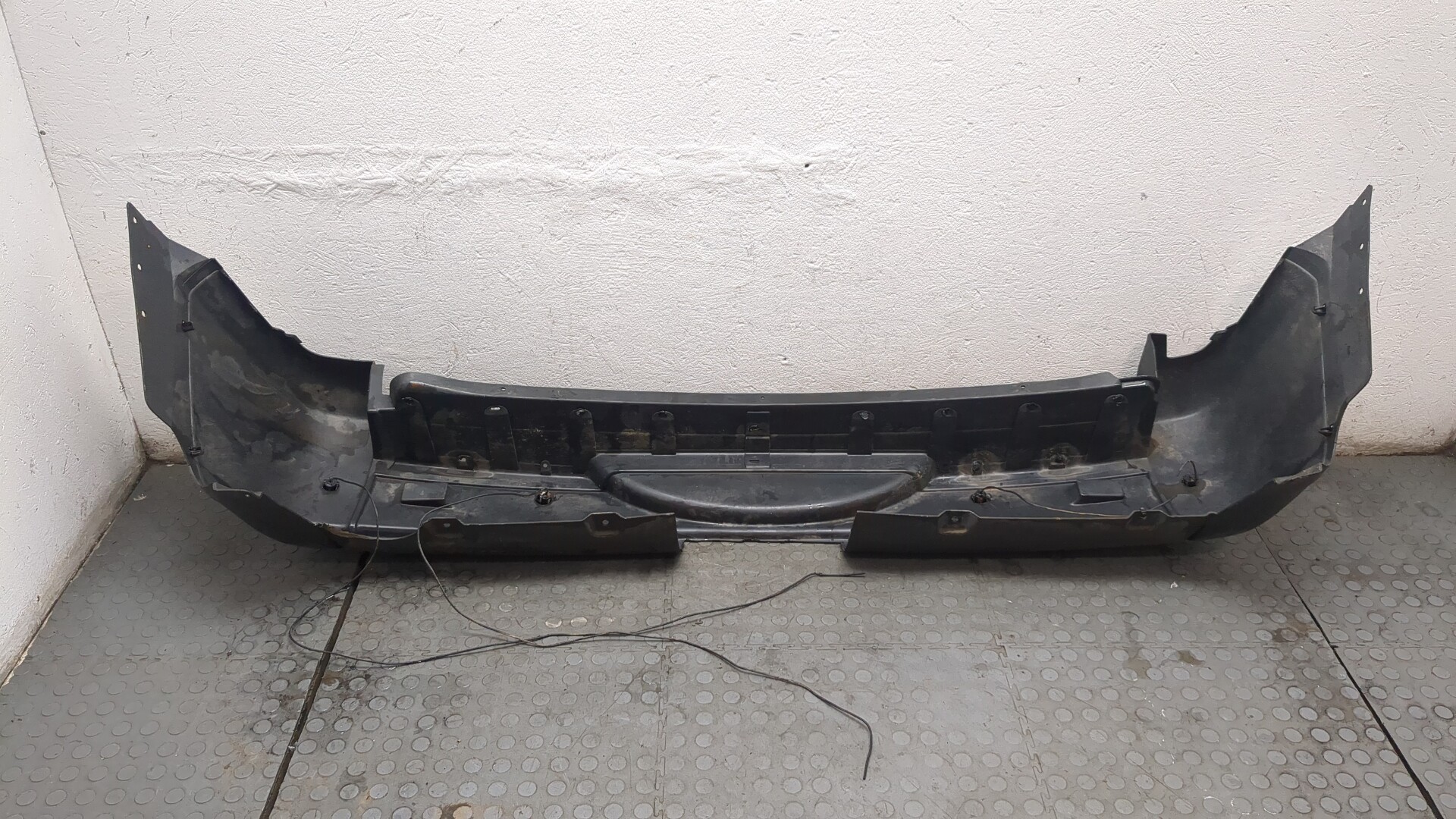 Бампер задний