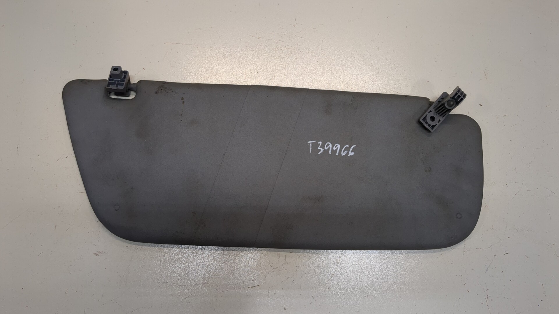 Козырек солнцезащитный