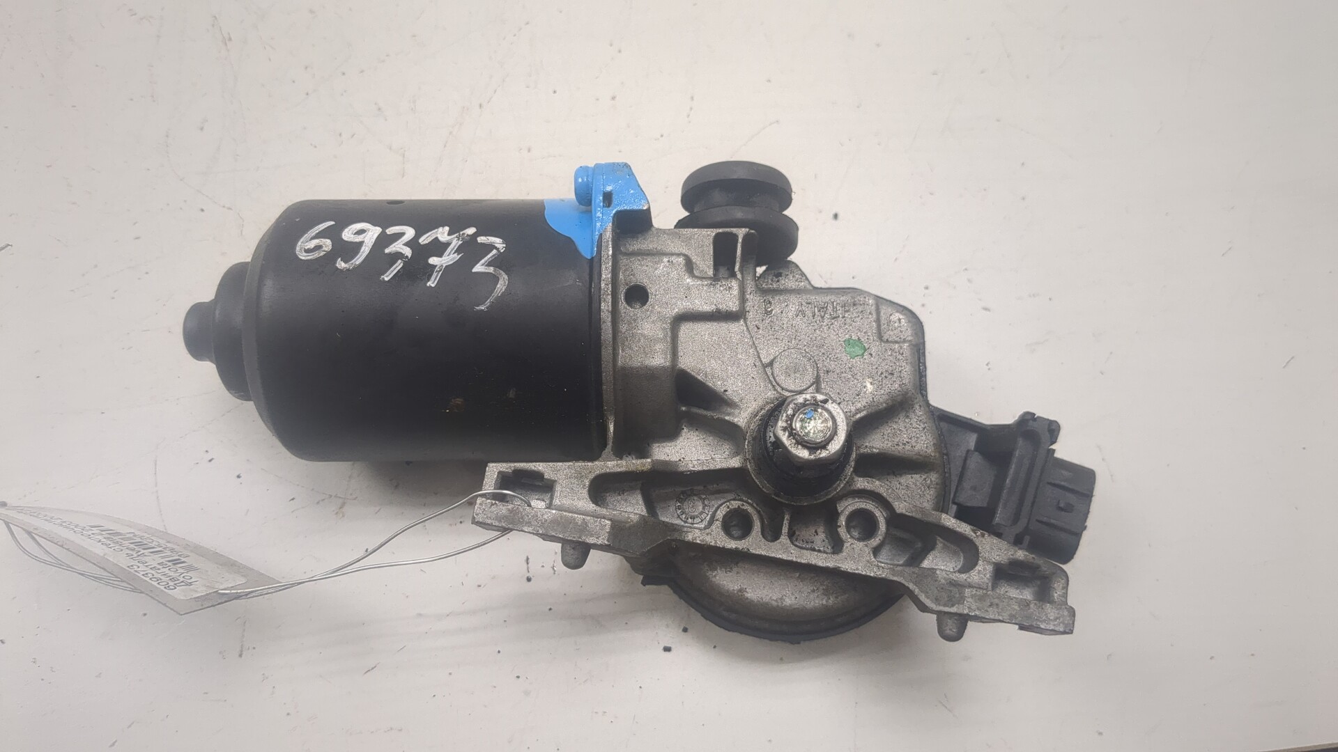 Моторчик стеклоочистителя передний