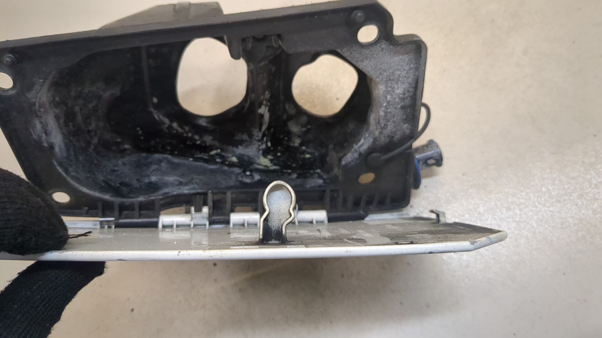 Лючок бензобака