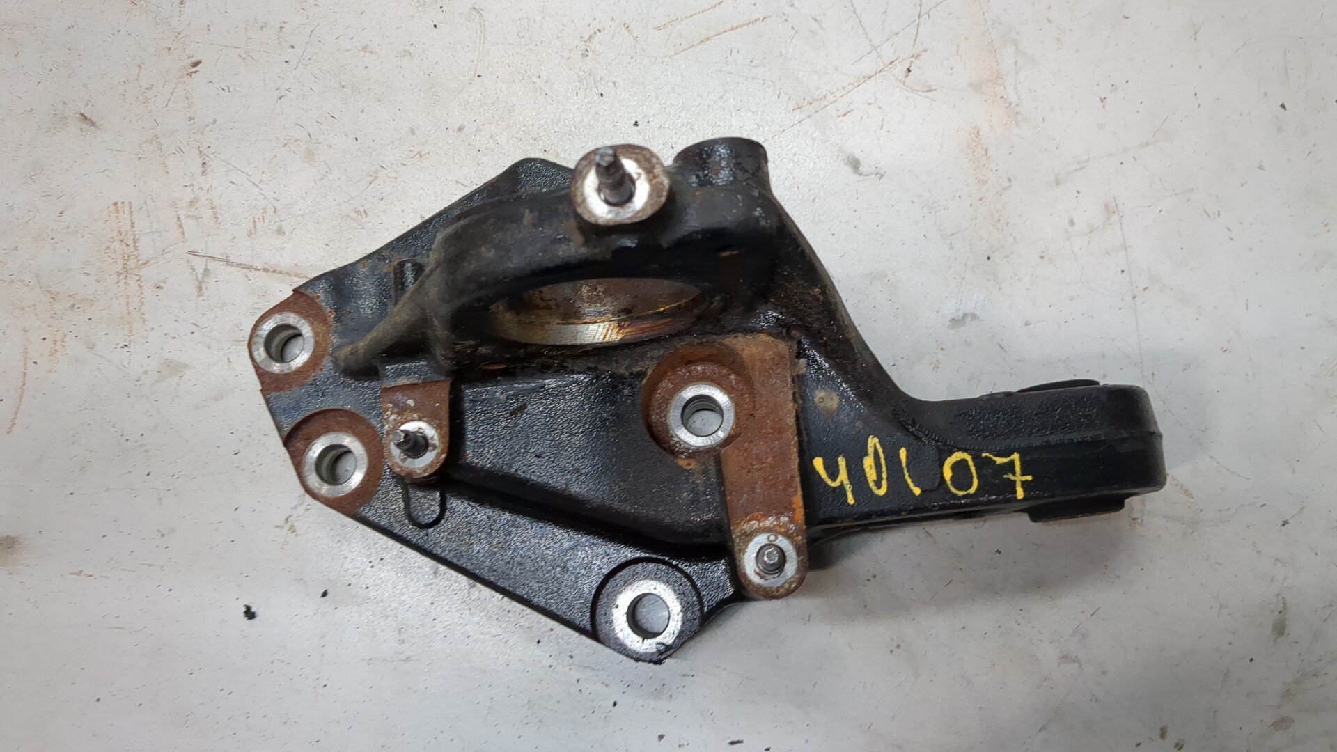 Кронштейн (п.з.к.)