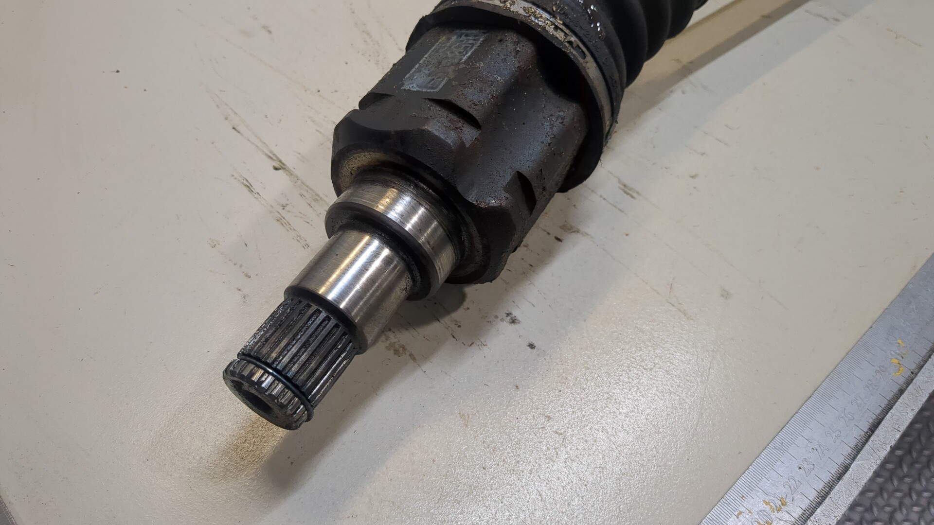 Полуось передняя левая