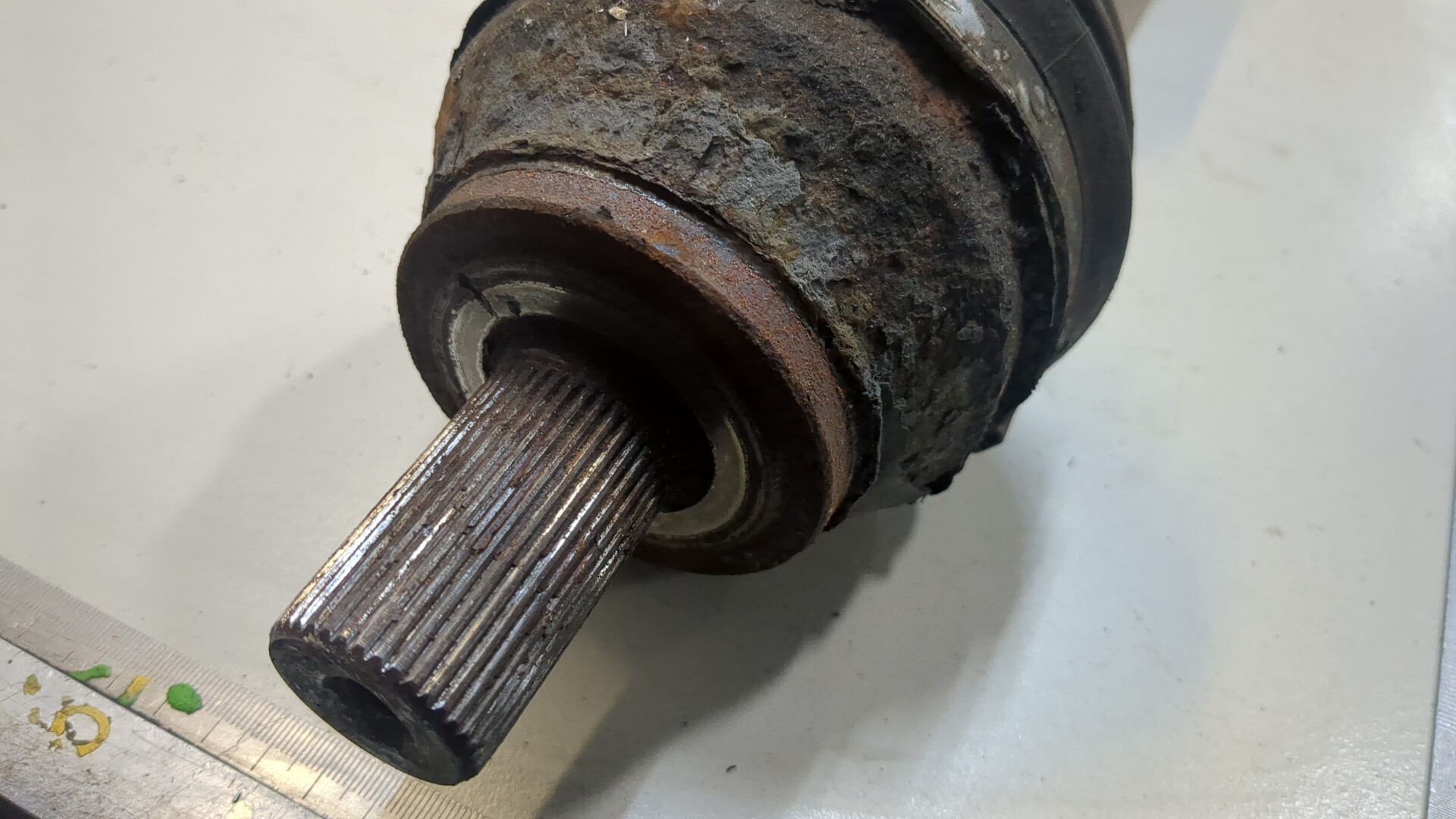 Полуось передняя правая