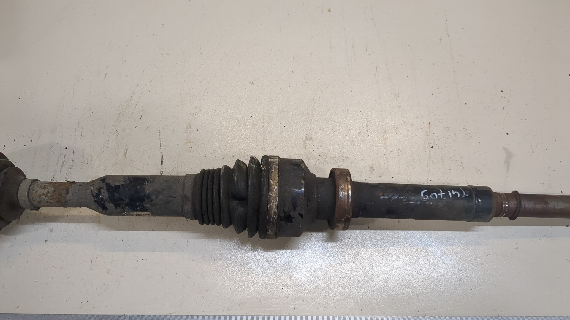 Полуось передняя правая