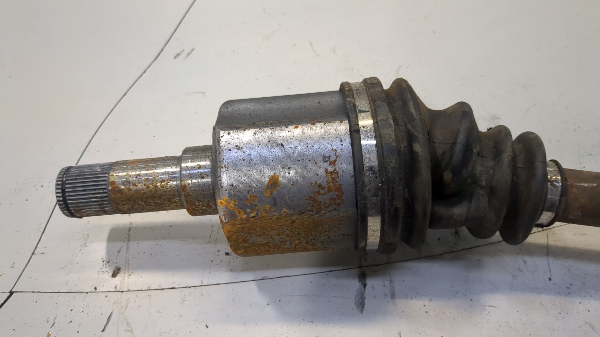 Полуось передняя левая