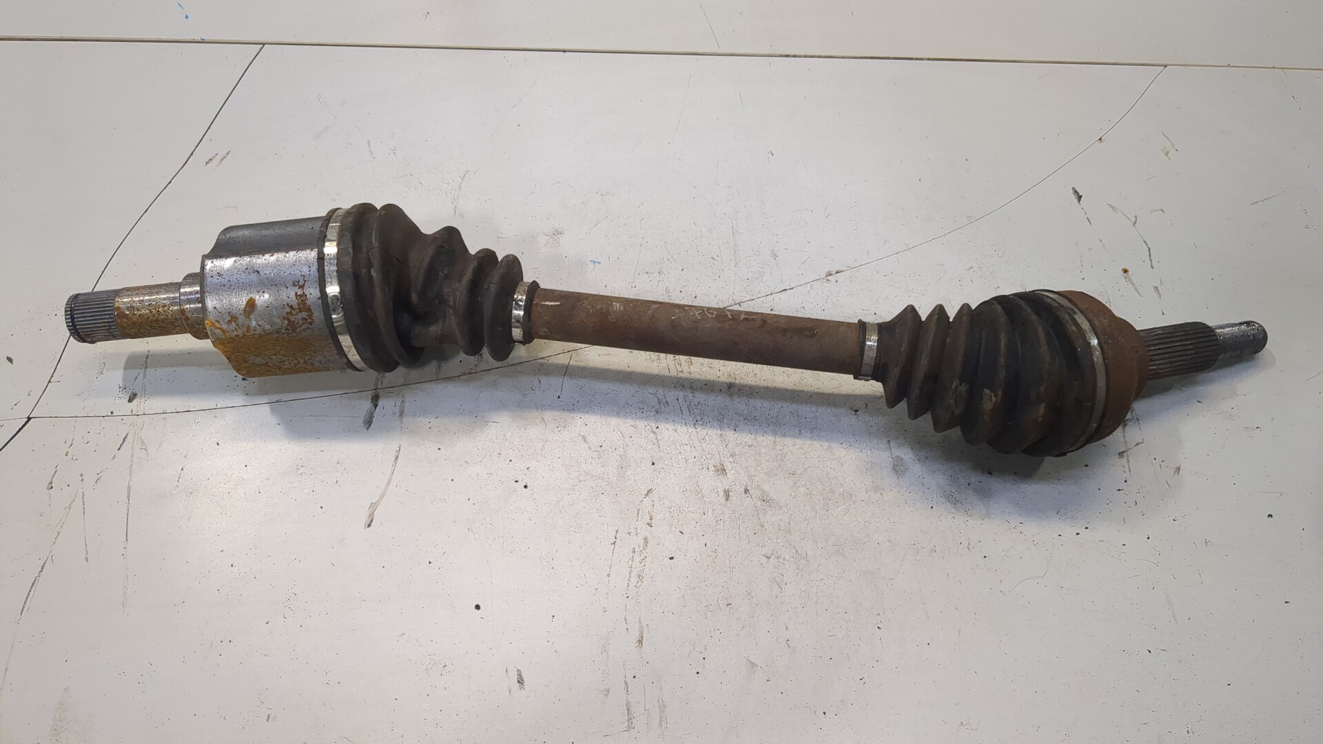 Полуось передняя левая