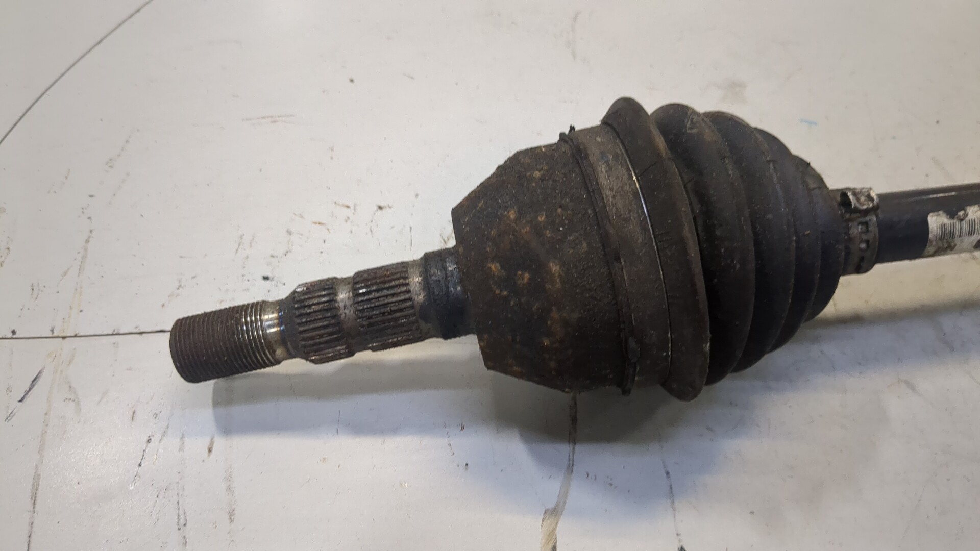 Полуось передняя левая