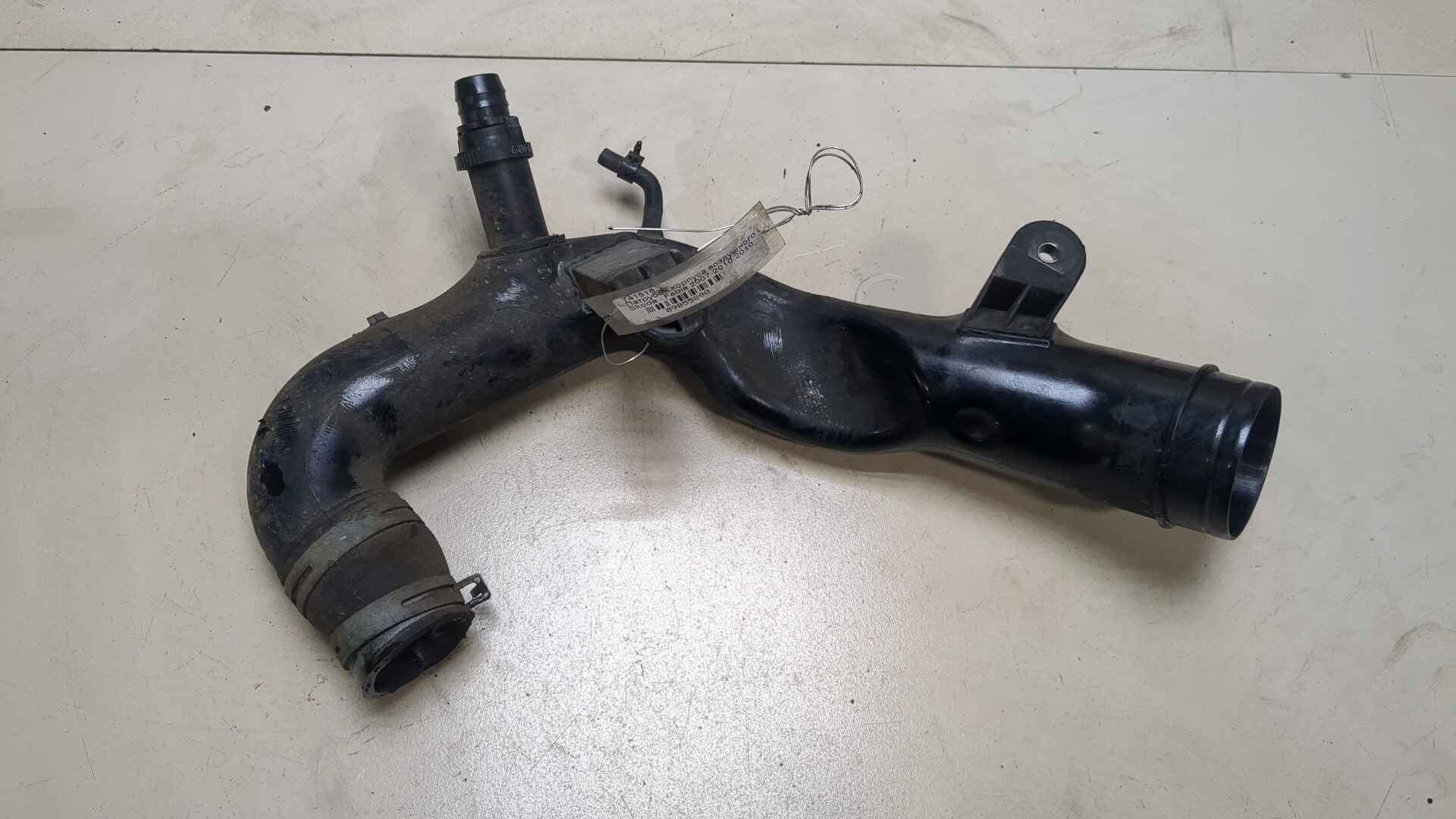 Патрубок воздушного фильтра