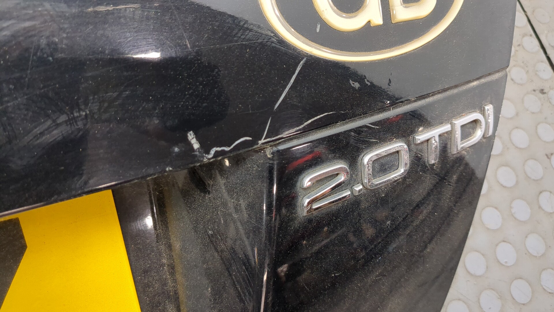 Дверь багажника