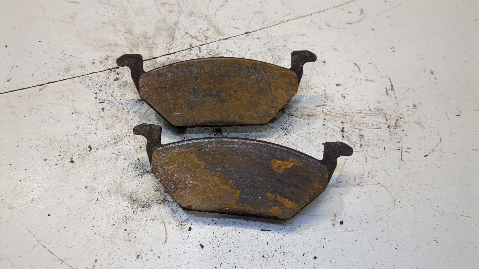 Колодки тормозные передние к-т