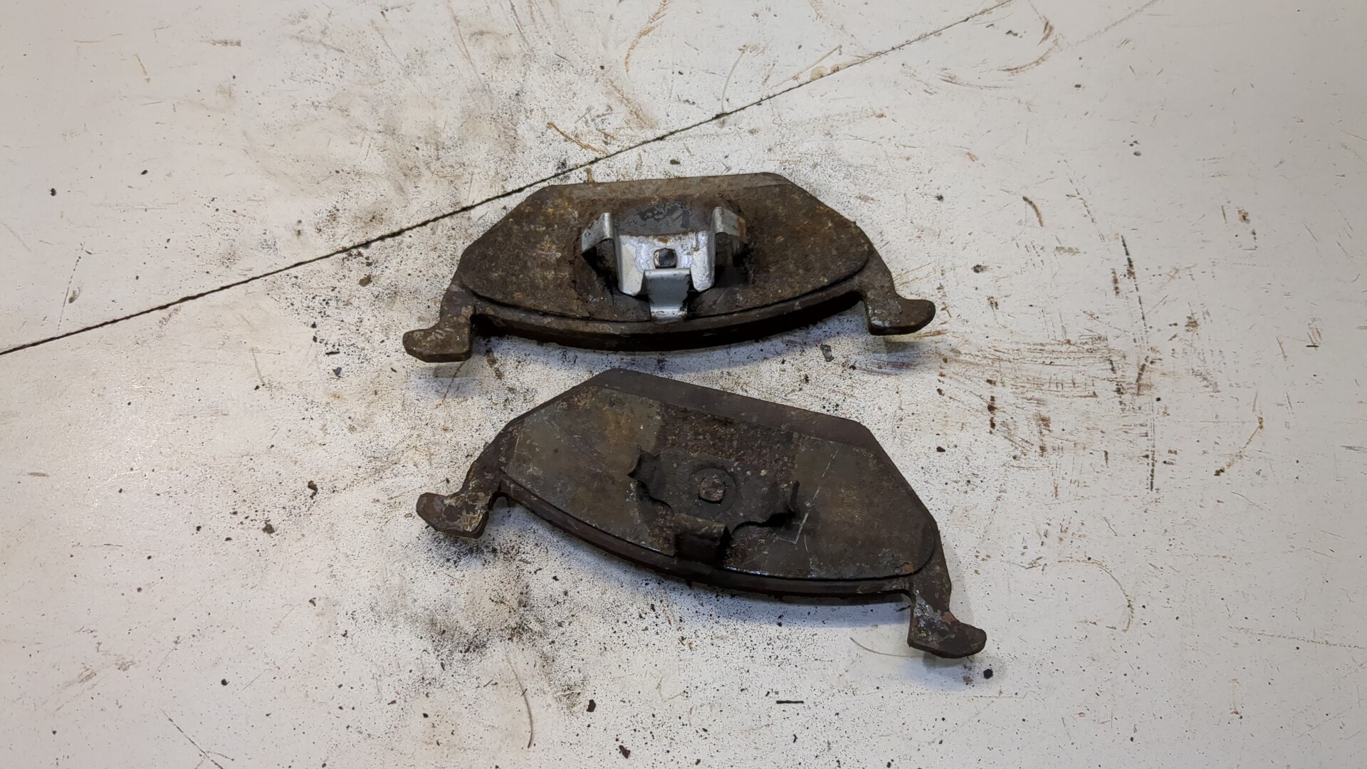 Колодки тормозные передние к-т