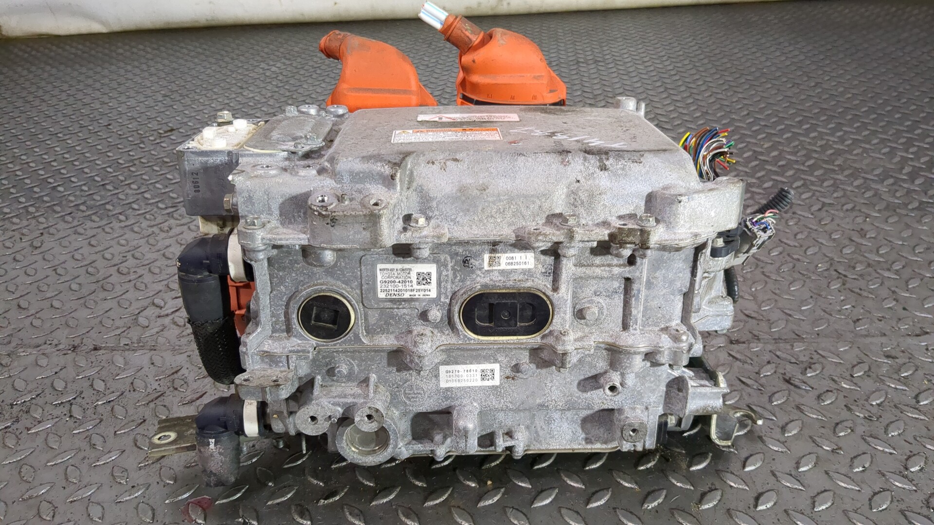 Преобразователь напряжения (адаптер)