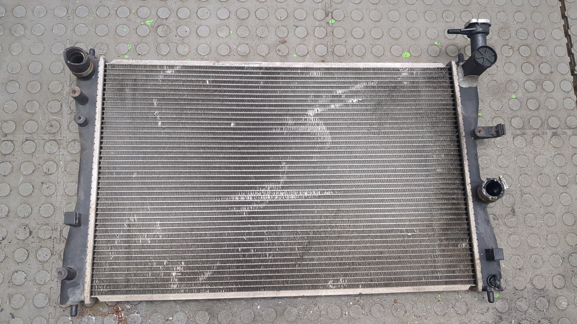 Радиатор охлаждения двигателя основной