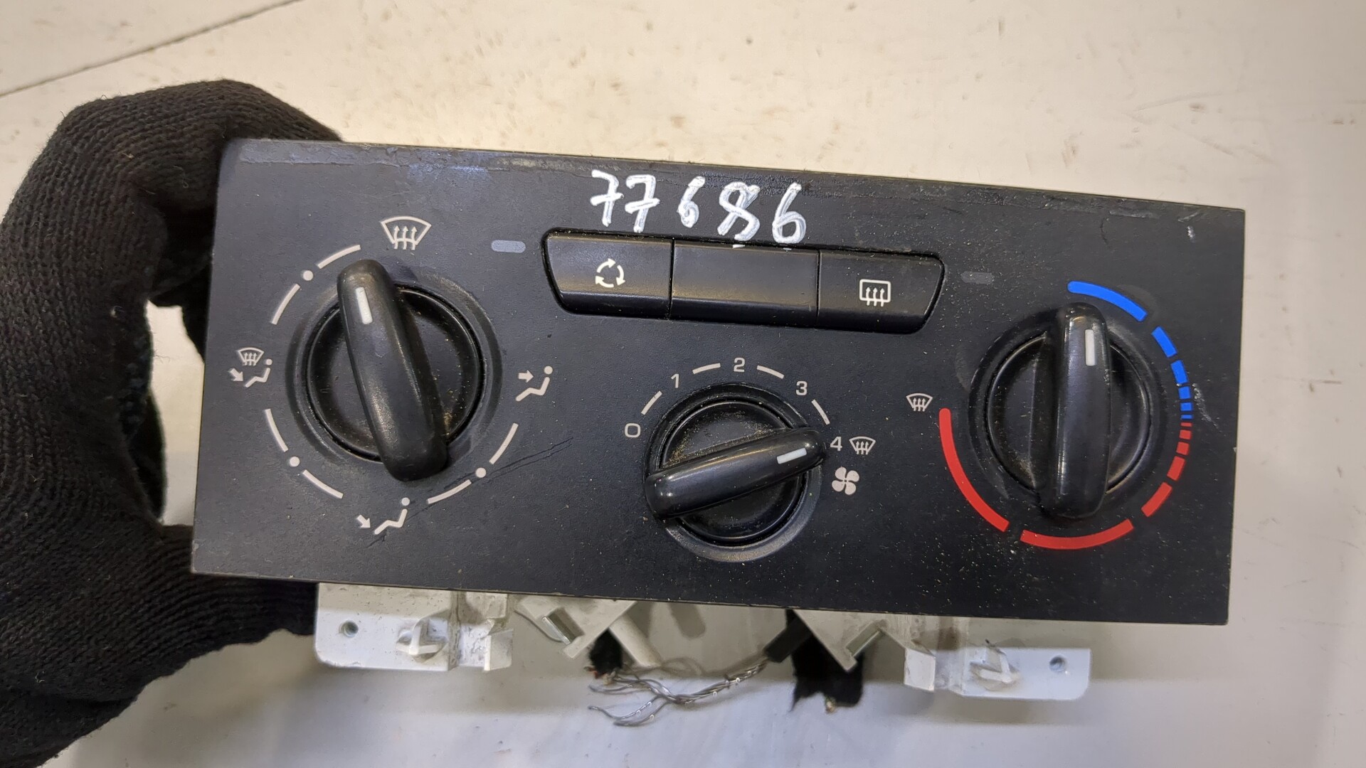 Переключатель отопителя