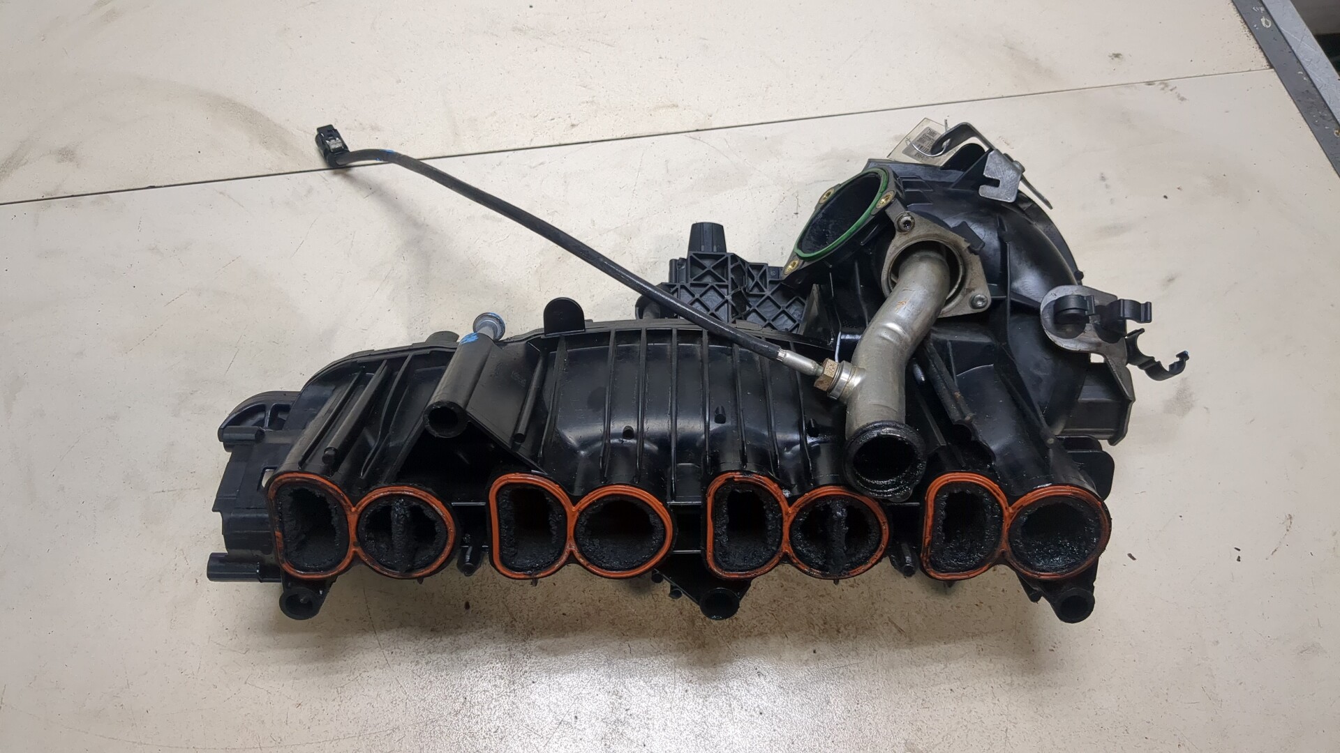 Коллектор впускной