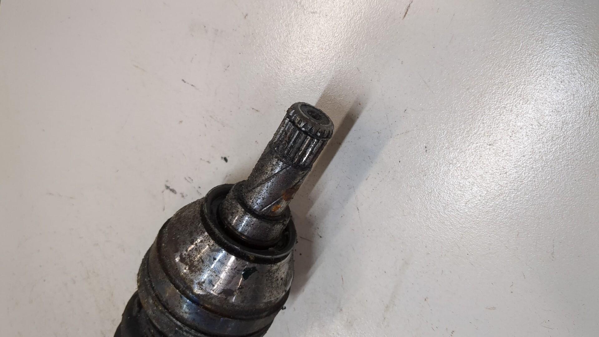 Полуось передняя левая