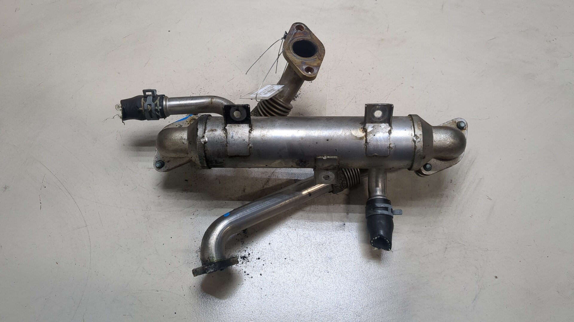 Тройник вентиляции картерных газов