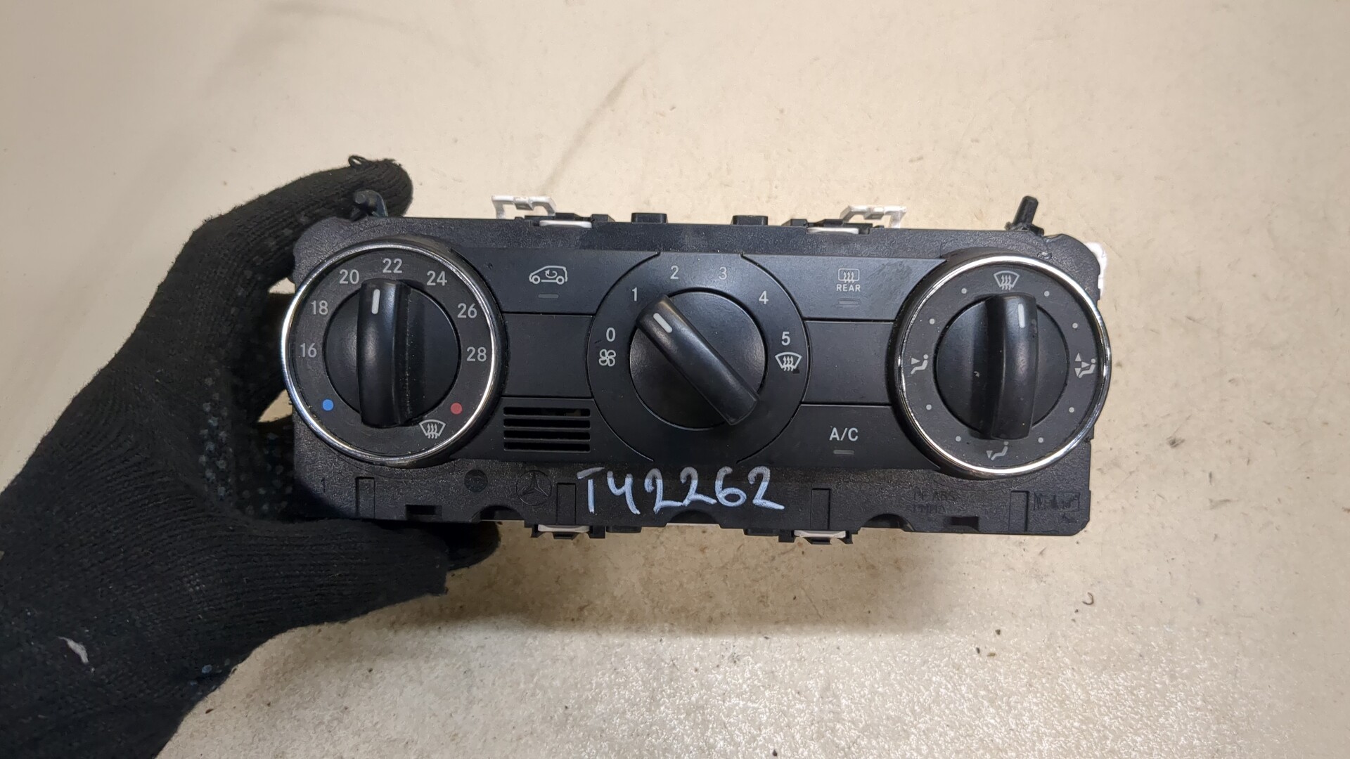 Переключатель отопителя