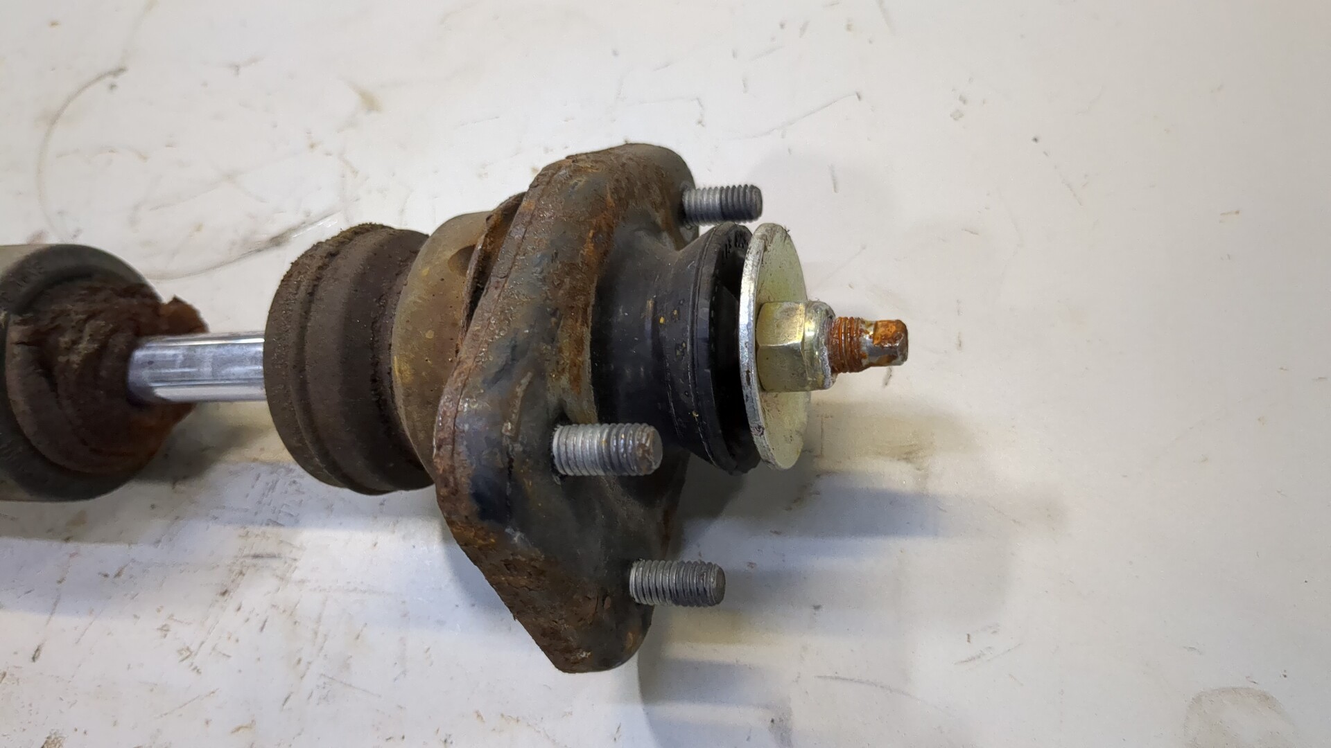 Амортизатор задний (стойка)