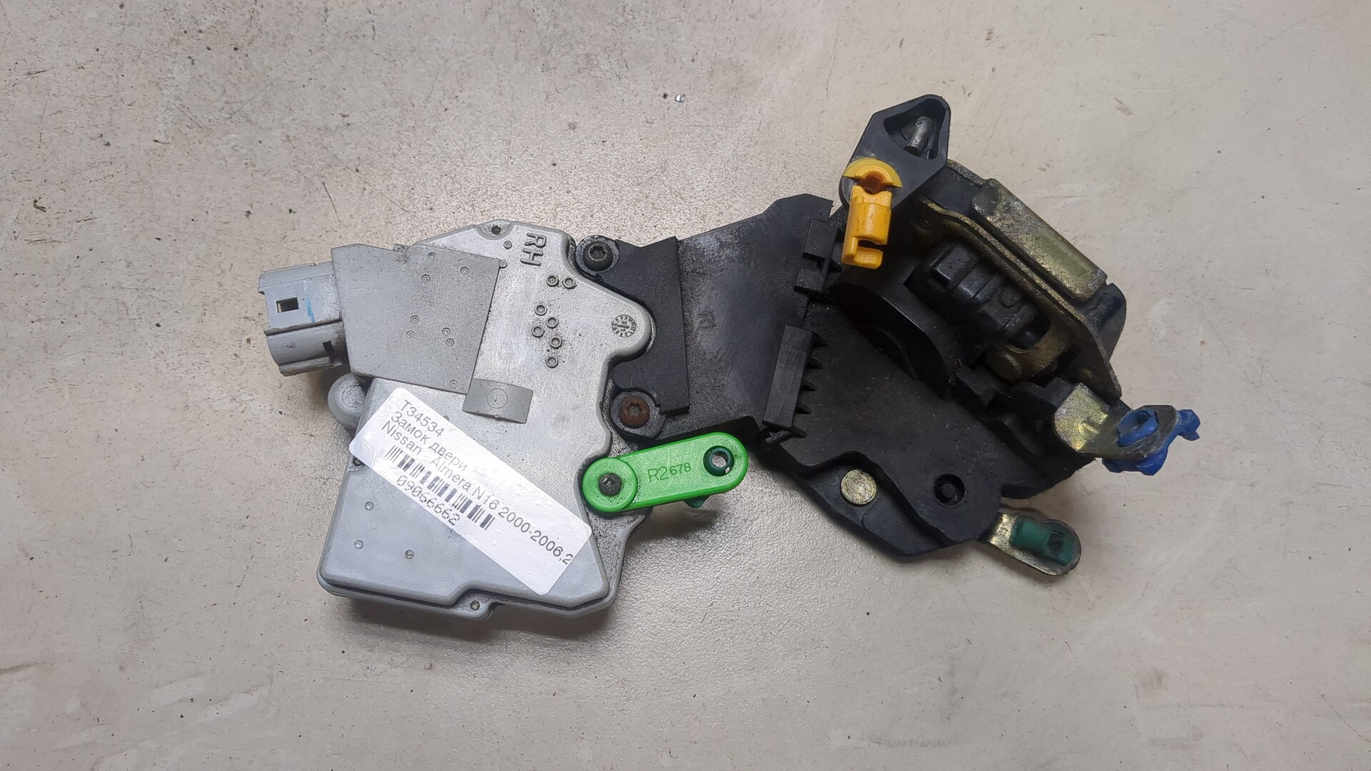 Замок двери передней правой