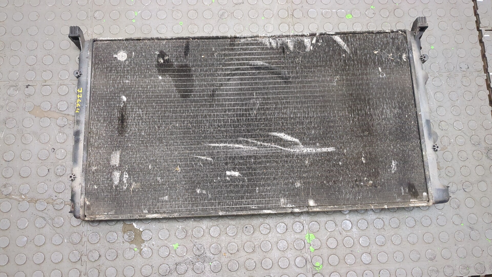 Радиатор охлаждения двигателя основной