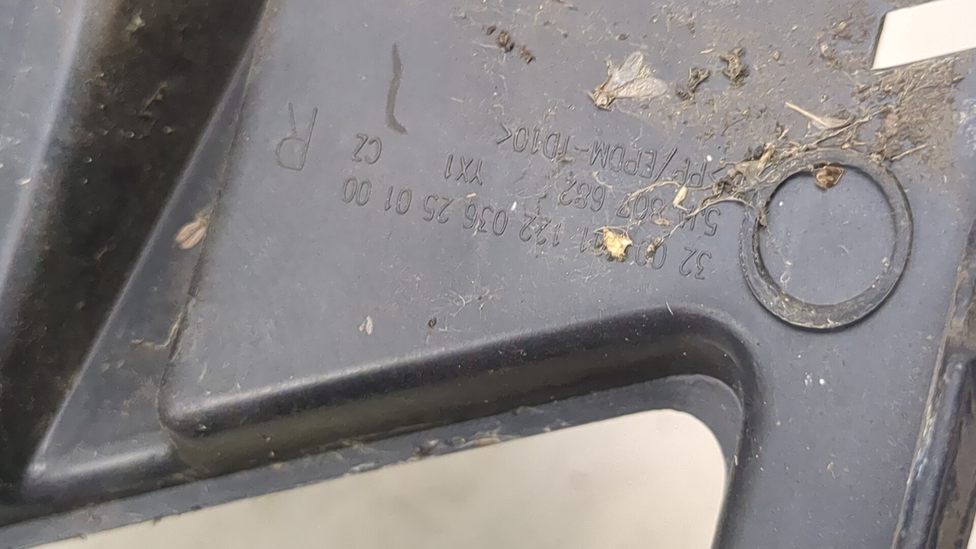 Решетка в бампер правая