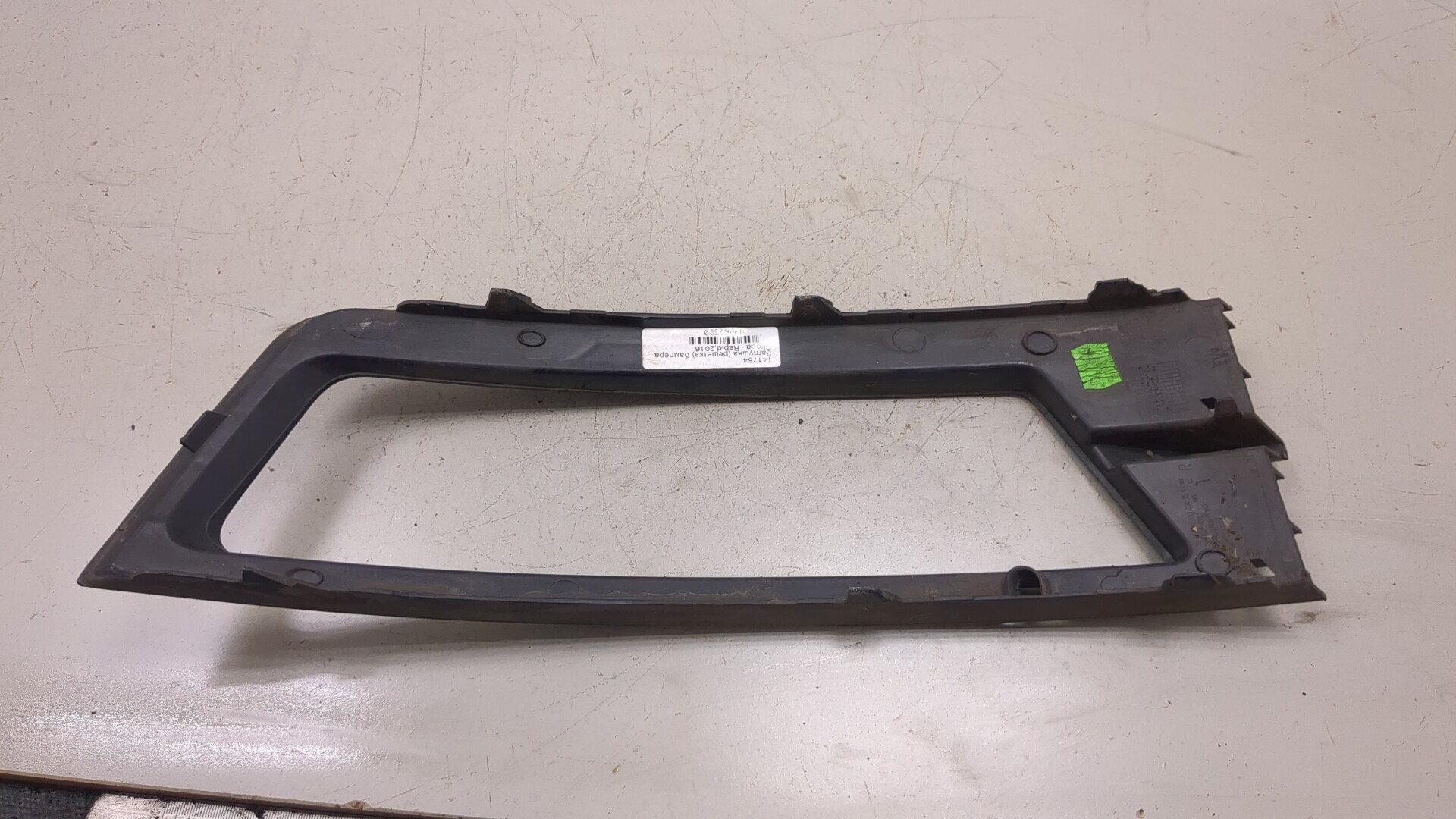 Решетка в бампер правая