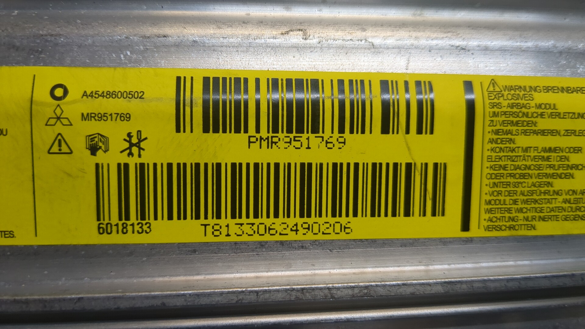 Подушка безопасности пассажирская (в торпедо)