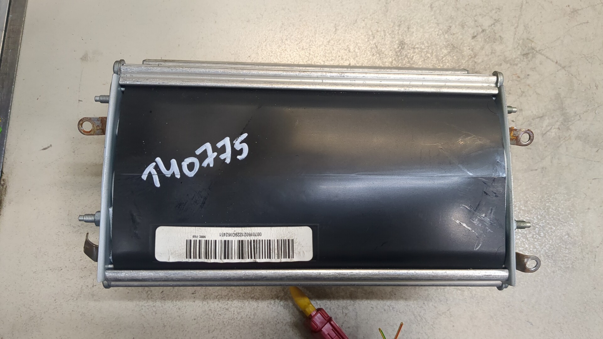 Подушка безопасности пассажирская (в торпедо)