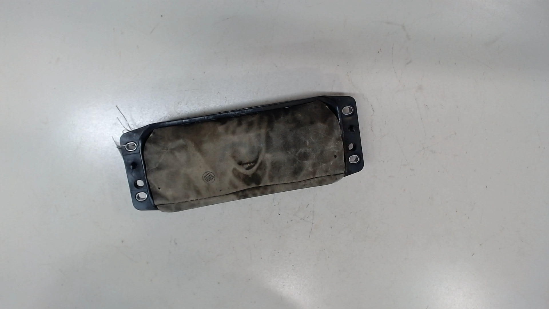 Подушка безопасности пассажирская (в торпедо)