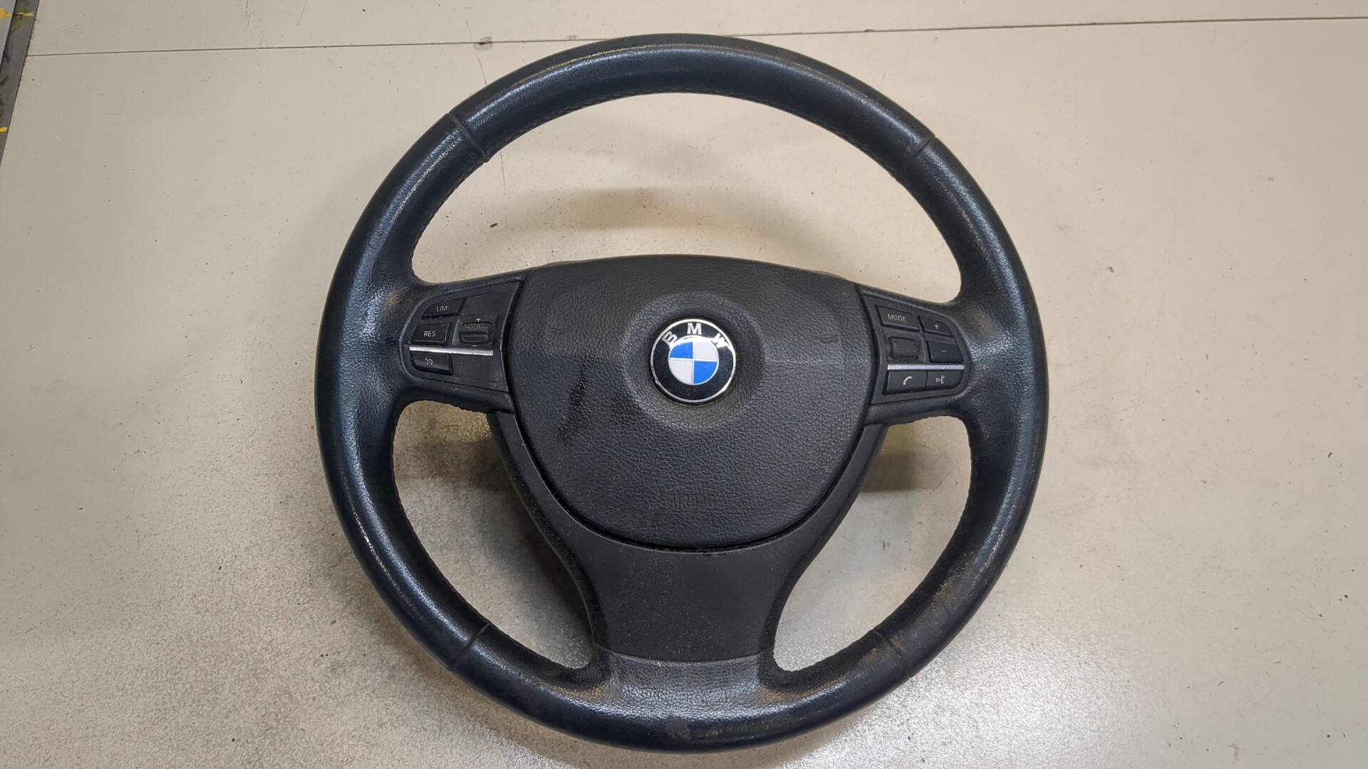 Рулевое колесо (руль)