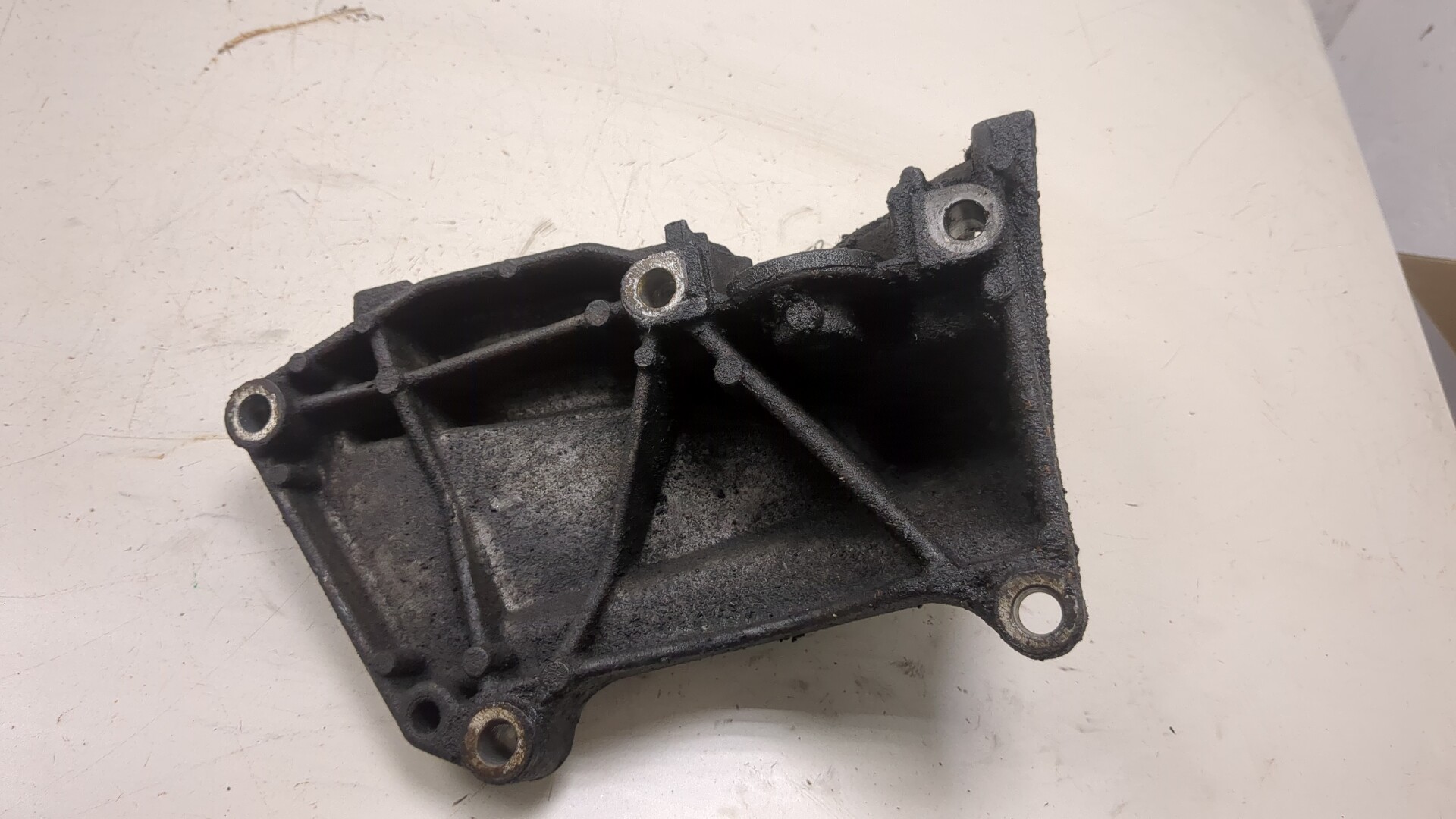 Кронштейн генератора