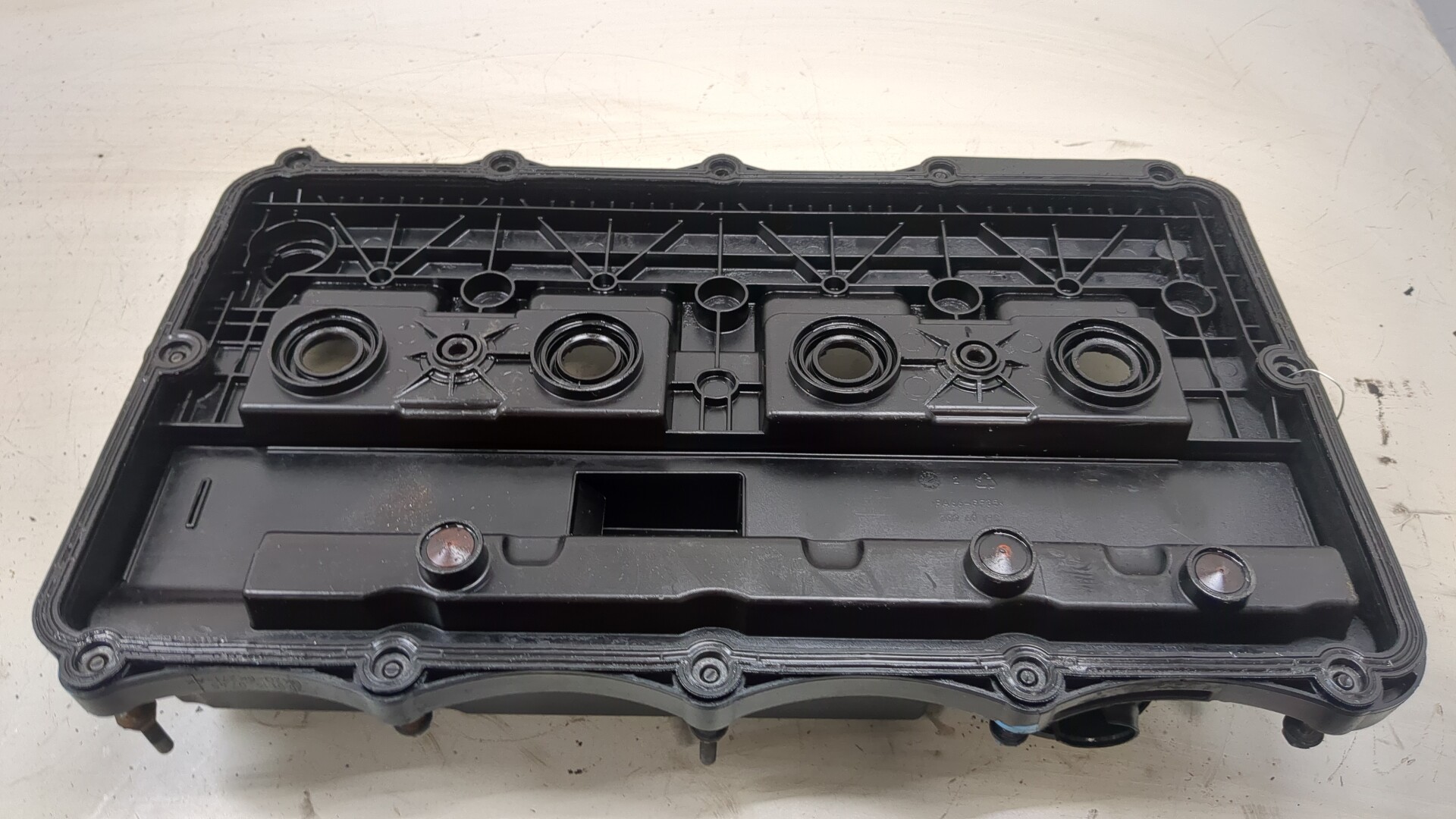 Крышка клапанная ГБЦ