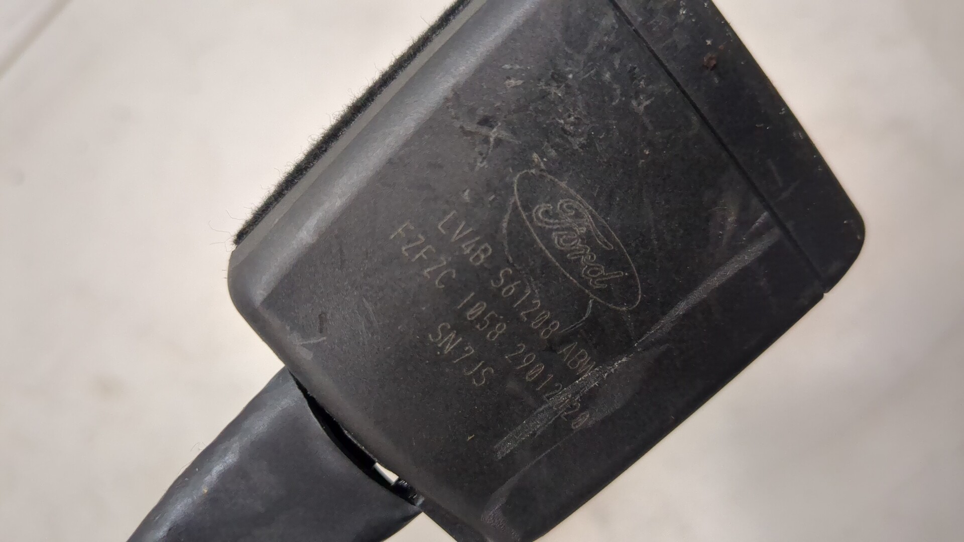 Ответная часть ремня безопасности