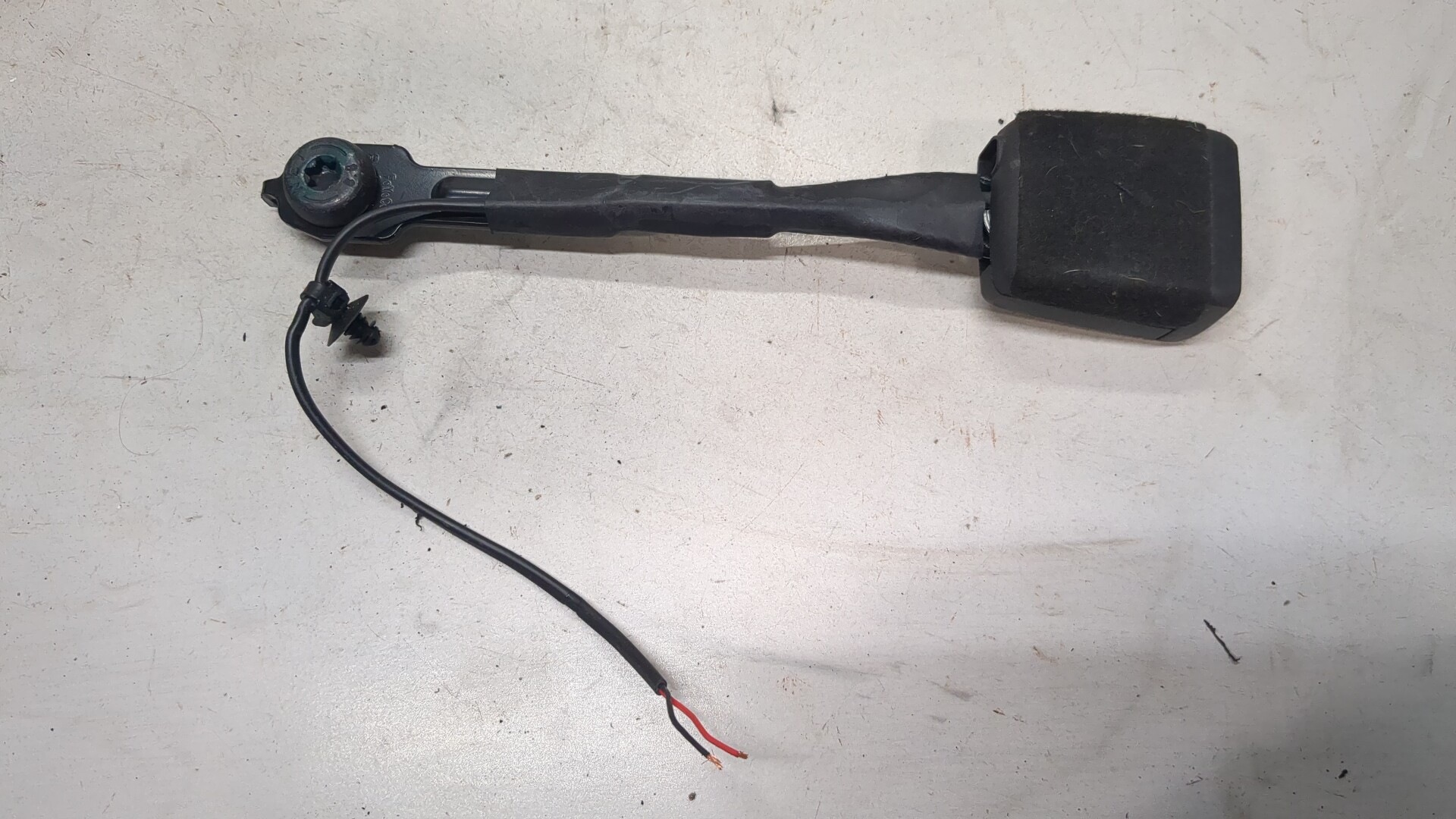 Ответная часть ремня безопасности