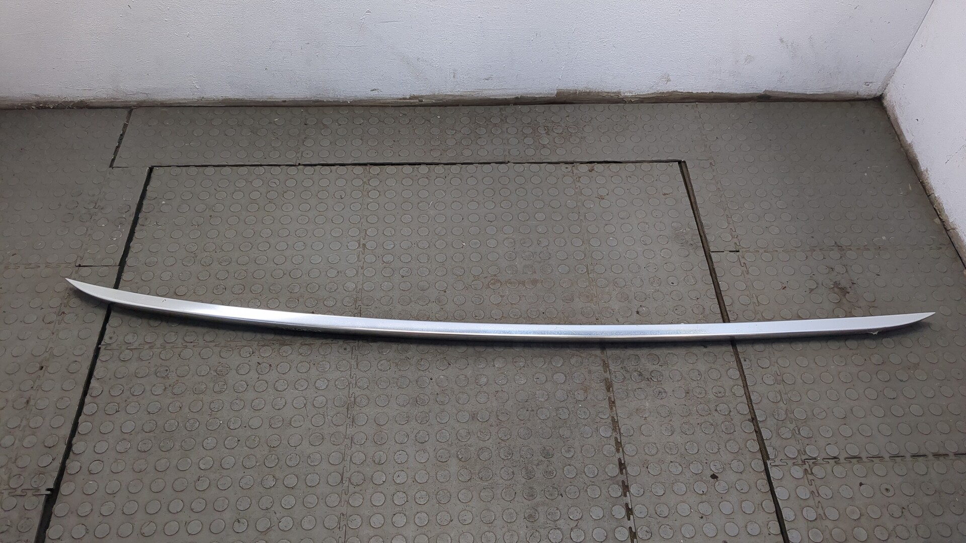 Рейлинг (релинг) левый (планка на крышу)