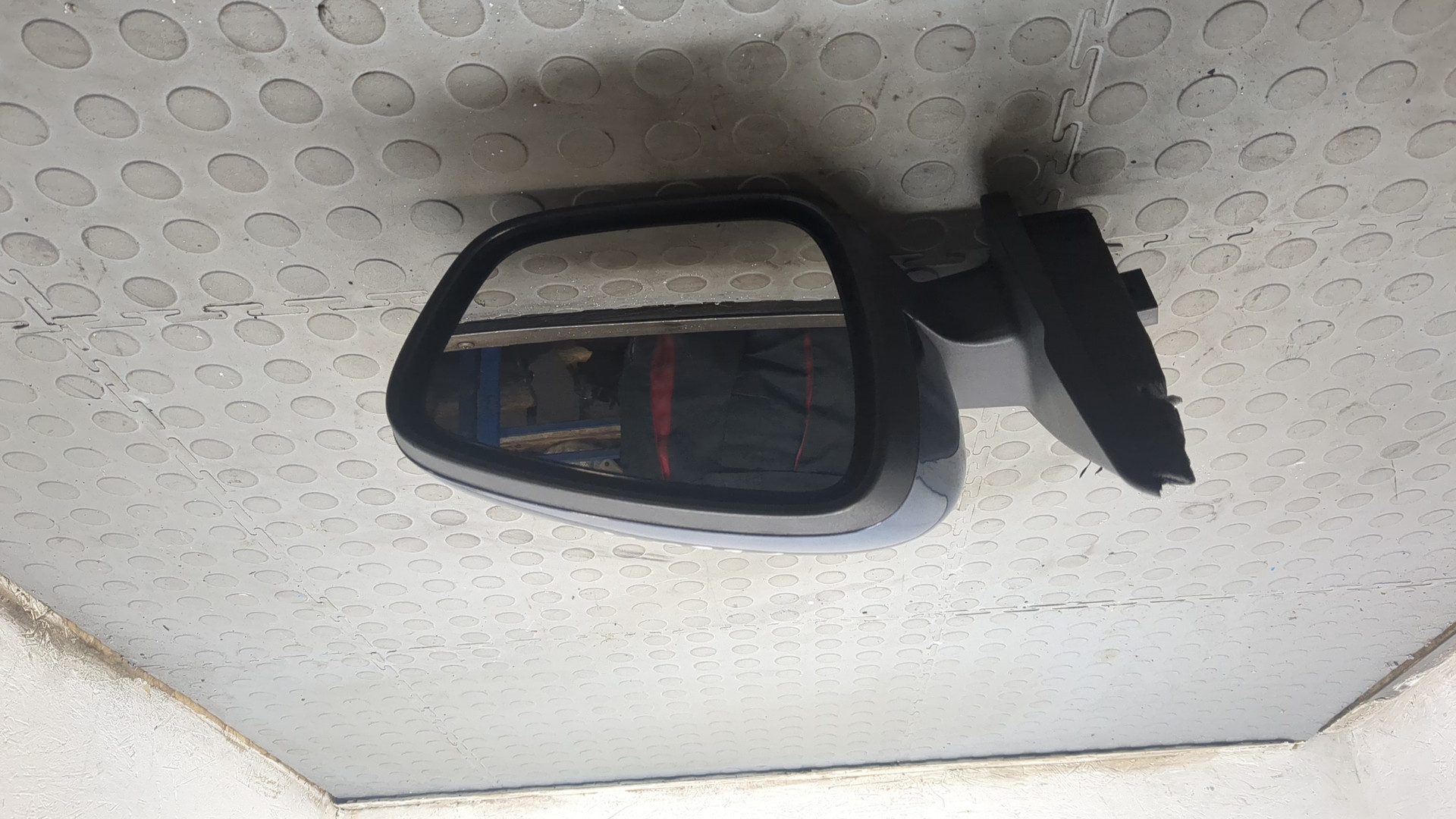 Зеркало правое электрическое