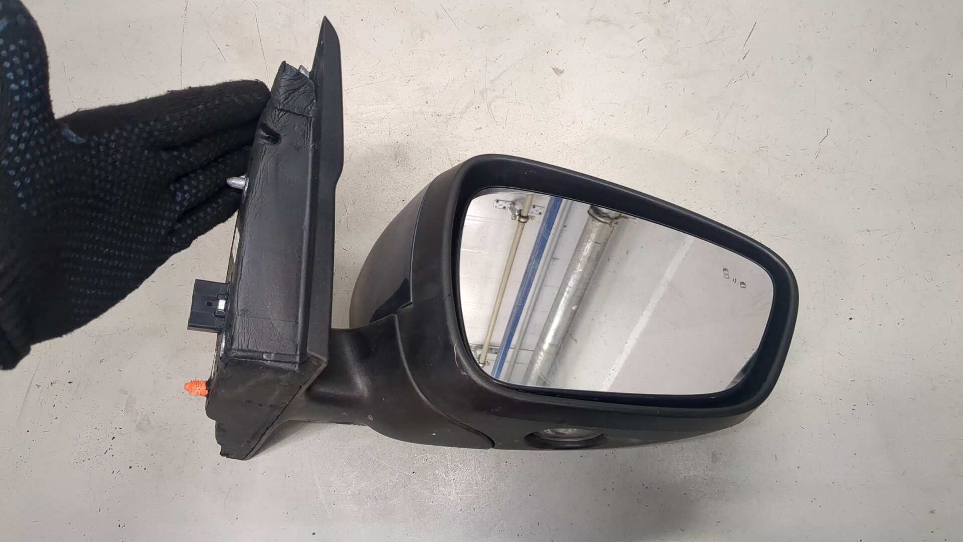 Зеркало правое электрическое