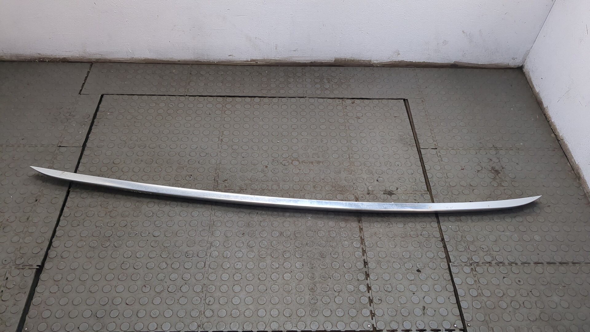 Рейлинг (релинг) правый (планка на крышу)