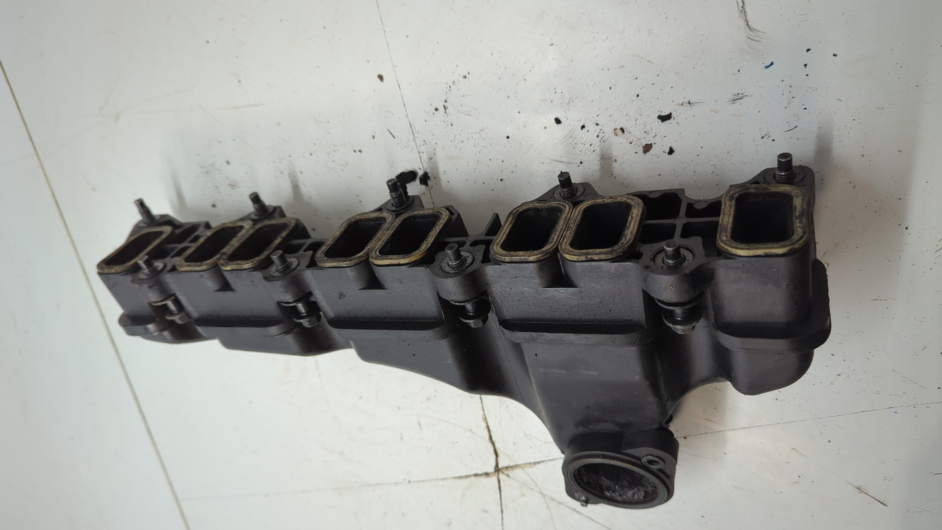 Коллектор впускной