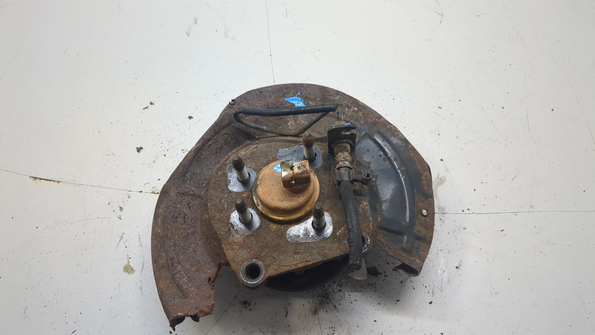 Кулак поворотный задний правый