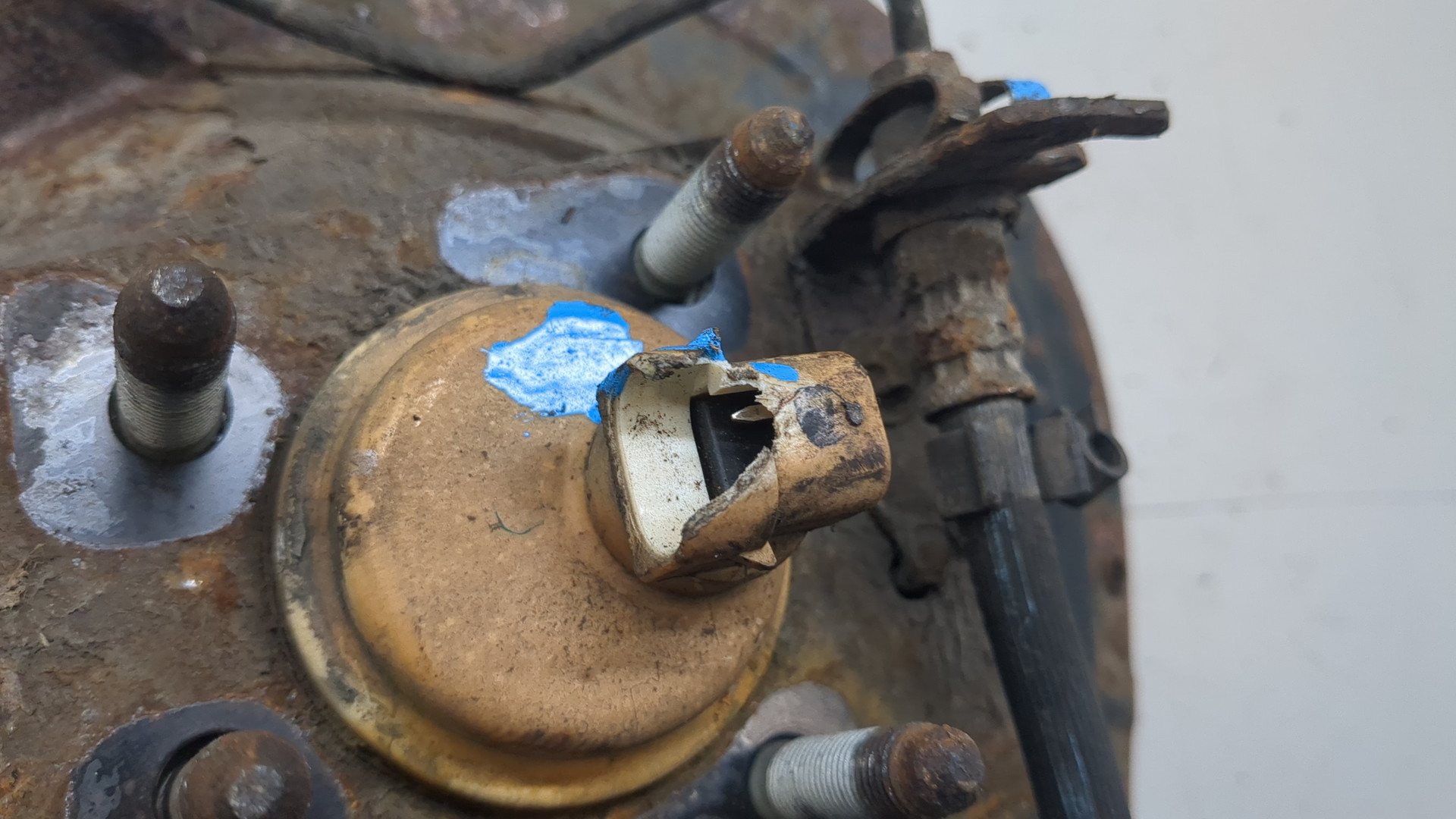 Кулак поворотный задний правый