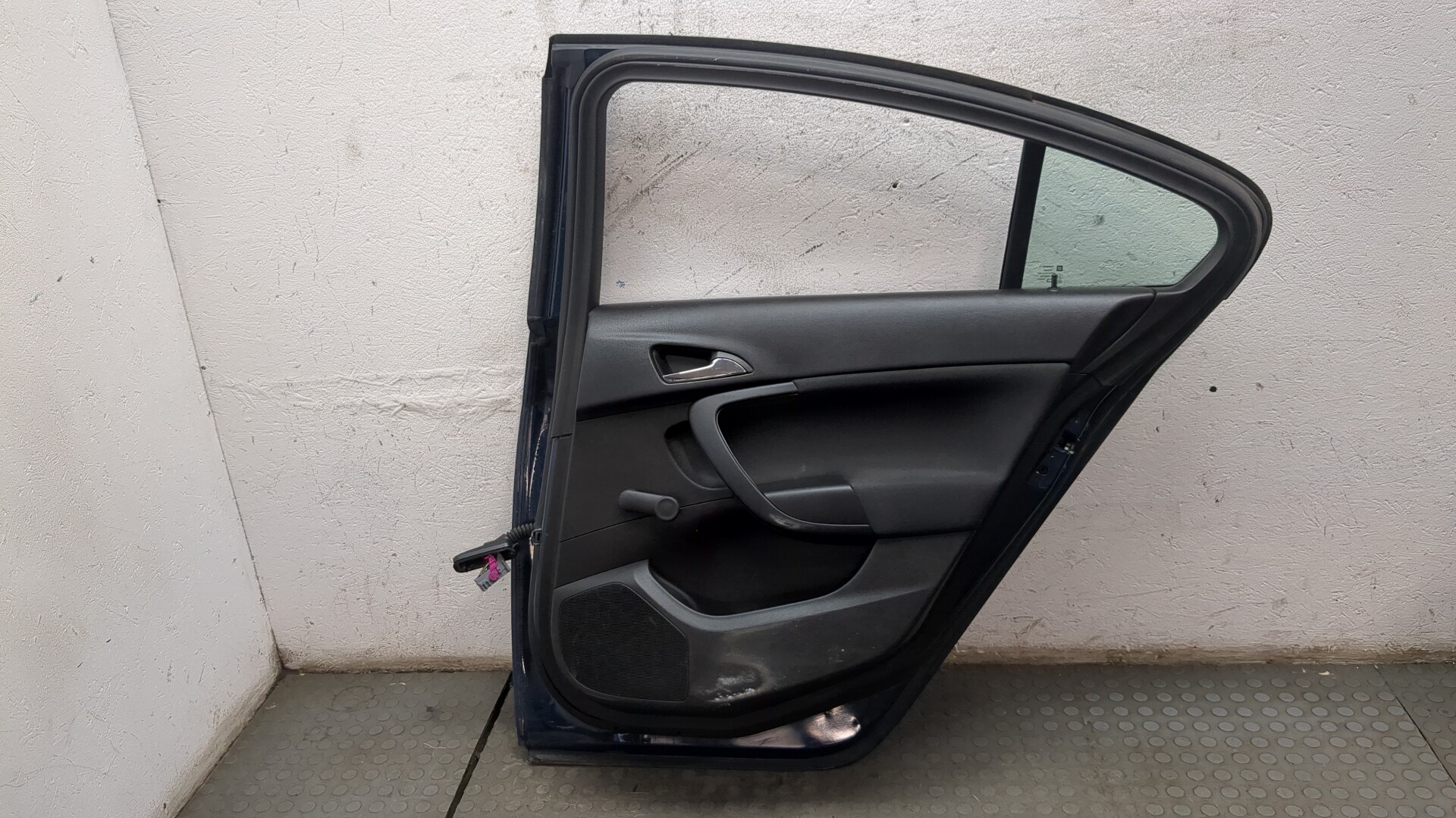 Дверь задняя правая