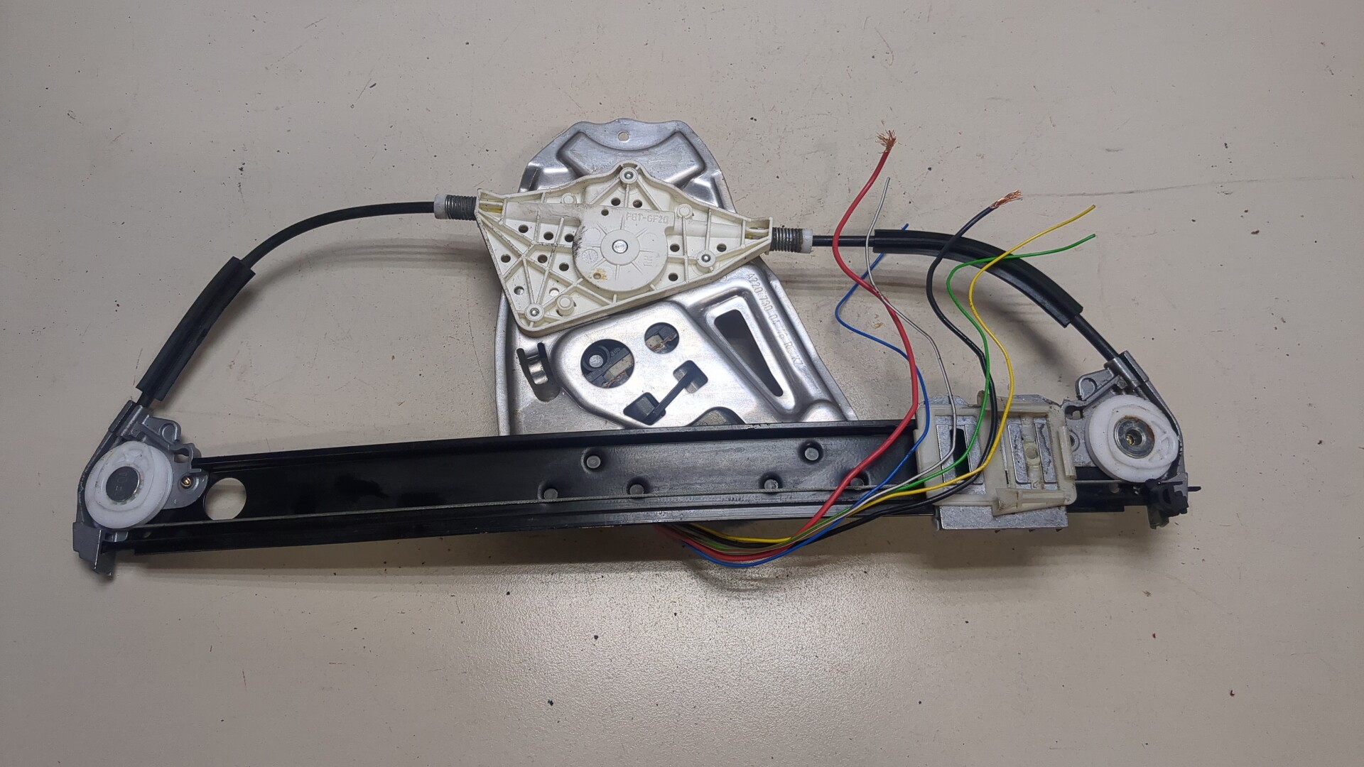 Стеклоподъемник электр. задний правый