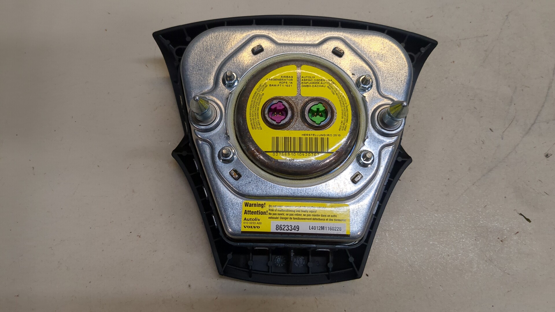 Подушка безопасности в рулевое колесо